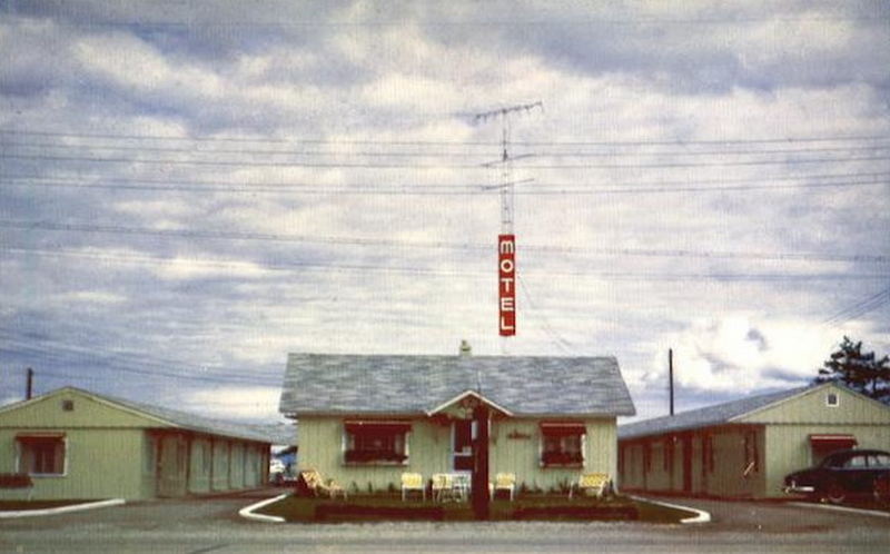 Pines Motel - Vintage Postcard (newer photo)